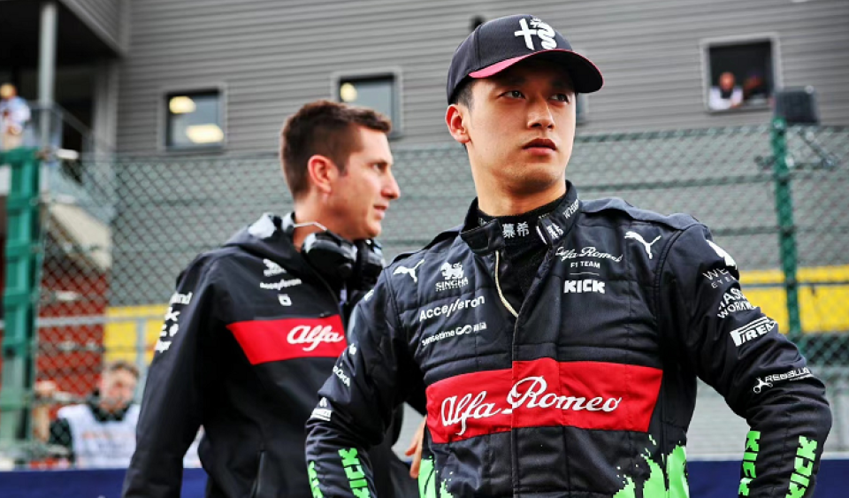 阿斯顿马丁横扫红牛二队,周冠宇关键制胜 阿斯顿马丁横扫红牛二队,周冠宇关键制胜