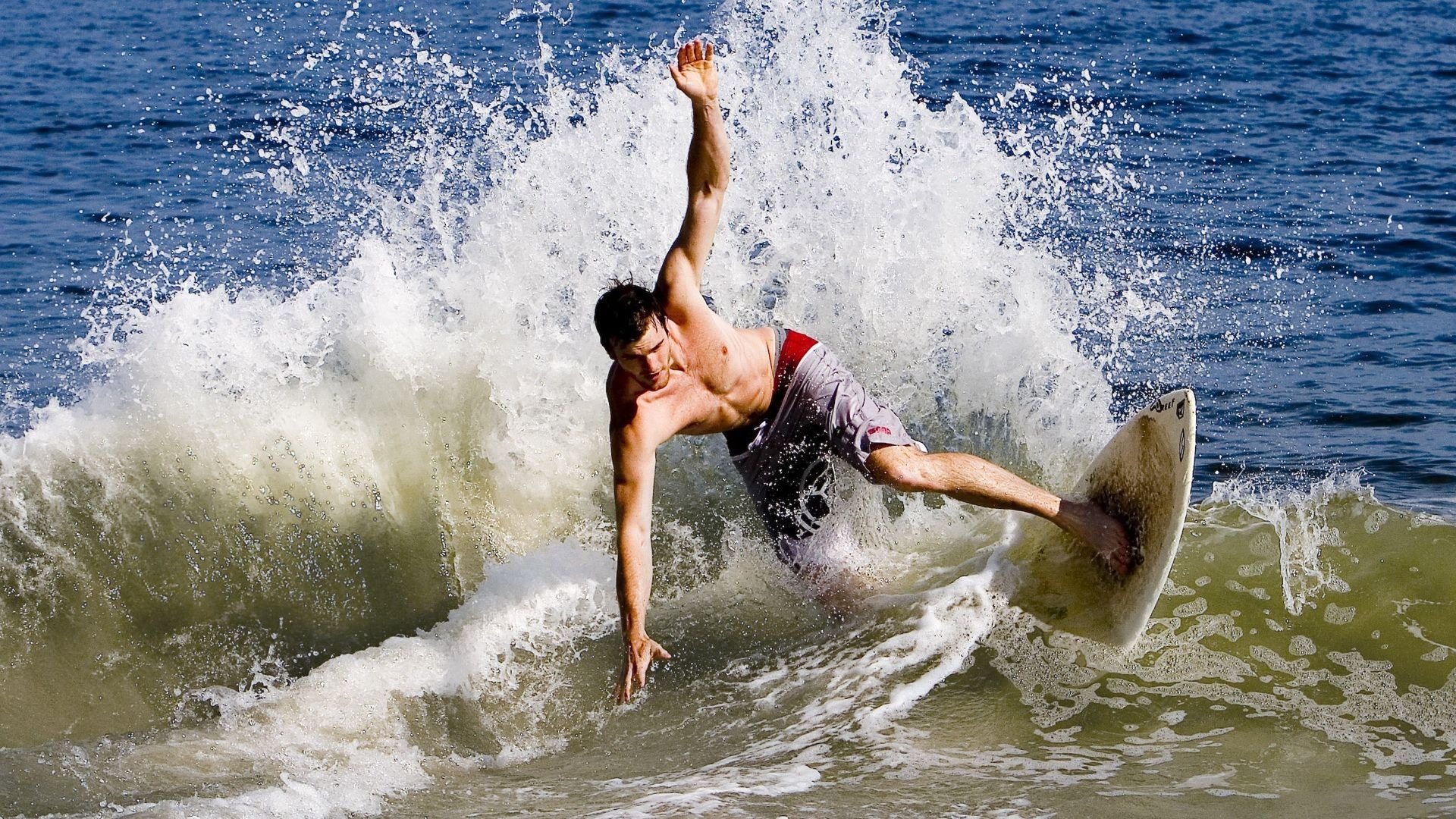 跨界篮球盛宴，森林狼VS辽宁队，米切尔稳定输出引领风骚